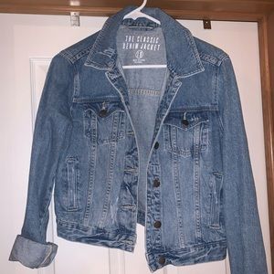 Woman’s Cropped Jean Jacket